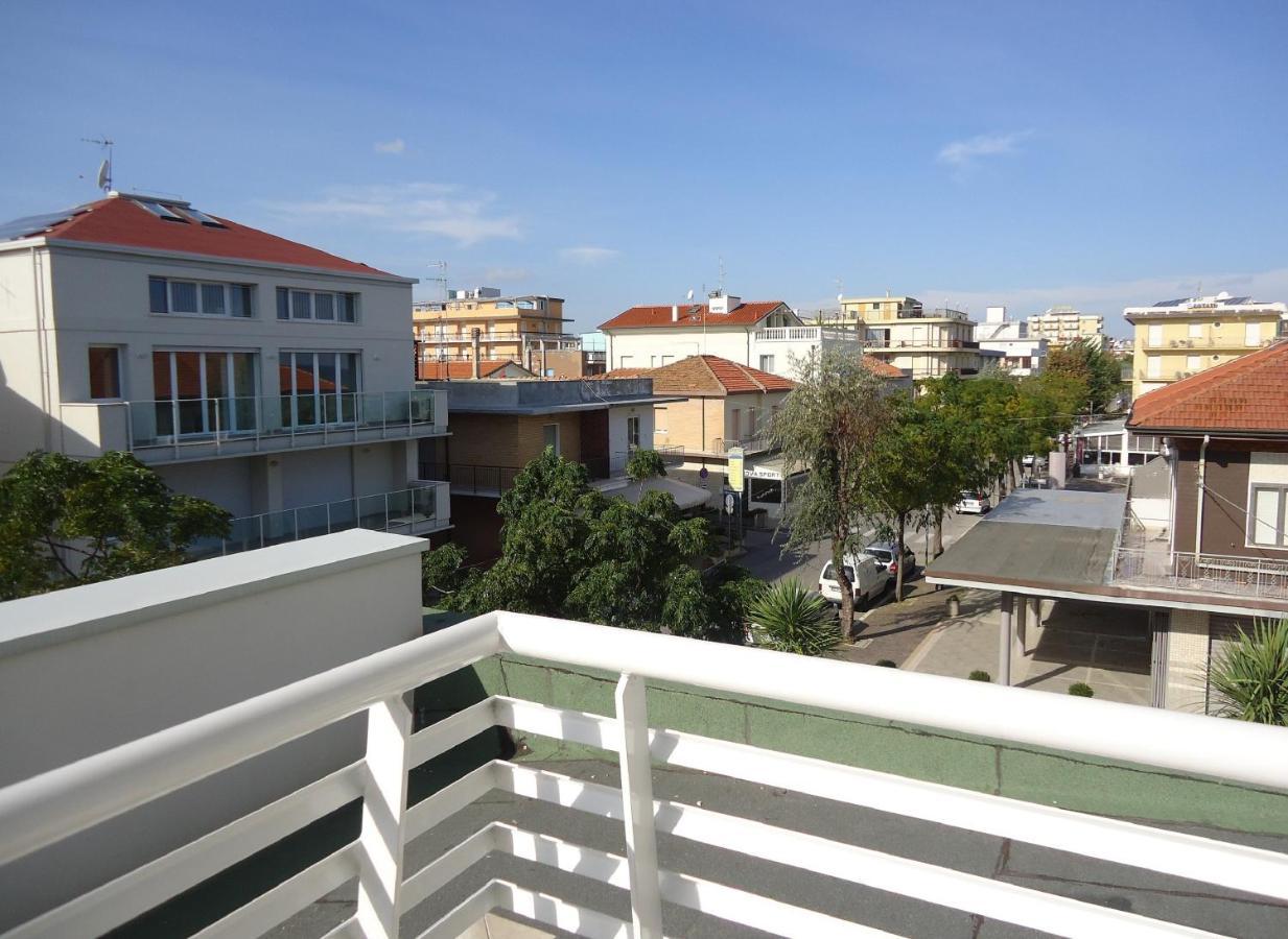 Baldinini Hotel Римини Экстерьер фото