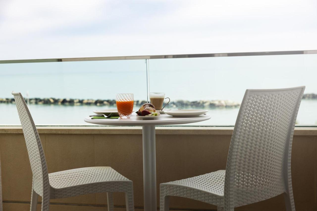 Baldinini Hotel Римини Экстерьер фото