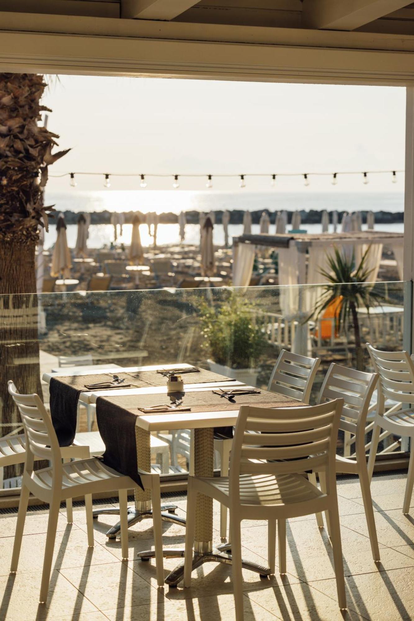Baldinini Hotel Римини Экстерьер фото