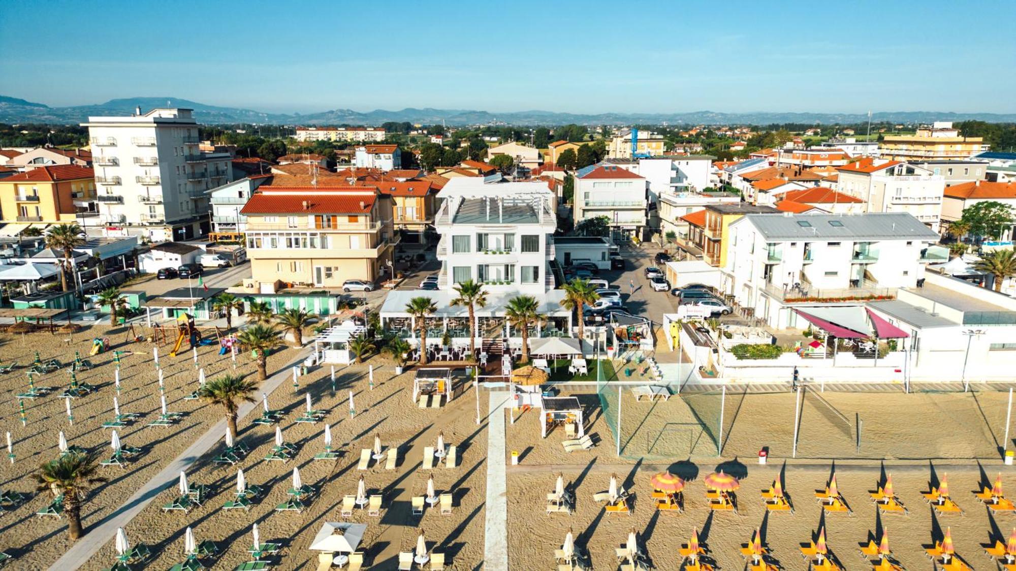Baldinini Hotel Римини Экстерьер фото