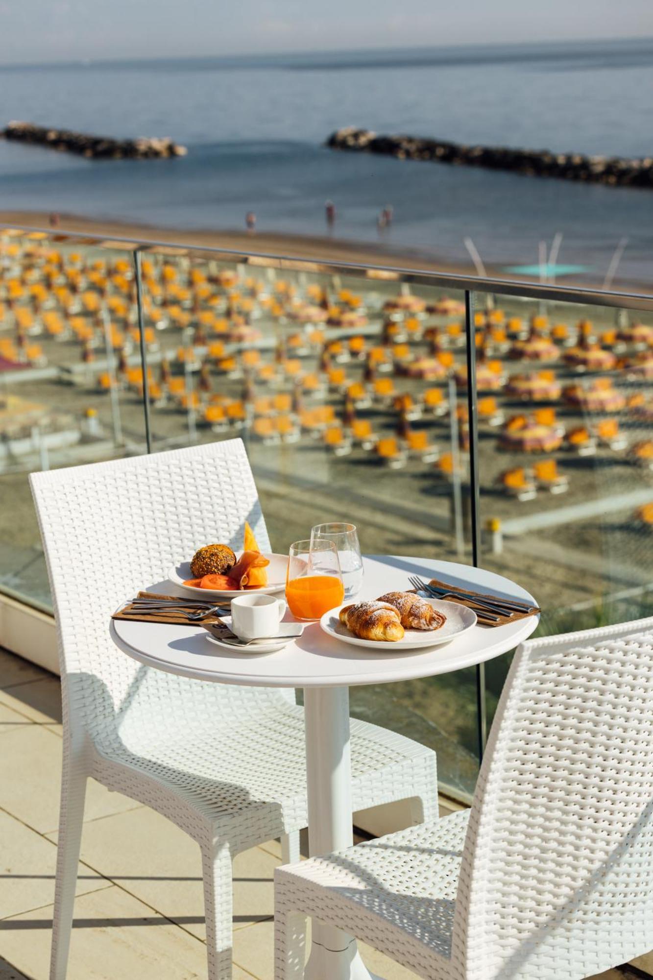 Baldinini Hotel Римини Экстерьер фото